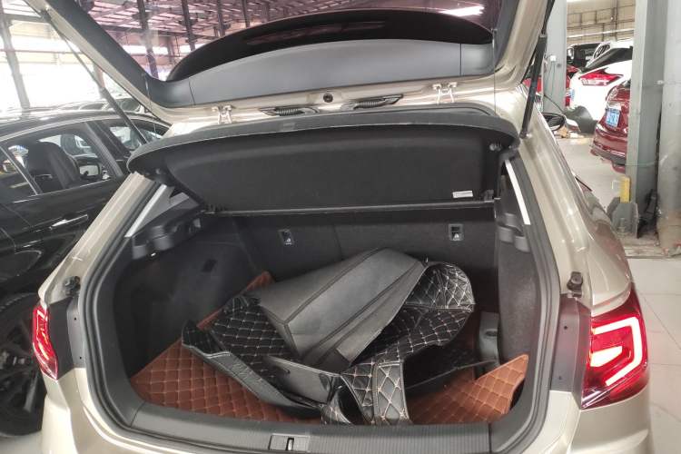 Used Volkswagen C-TREK 2018 1.5L Automatic Comfort Model Trunk