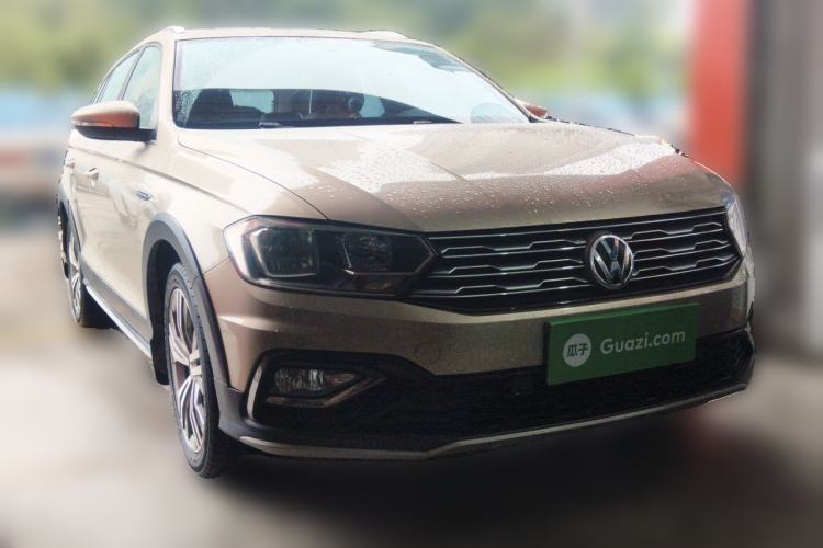 Used Volkswagen C-TREK 2018 1.5L Automatic Luxury Edition Front Right 45 Deg