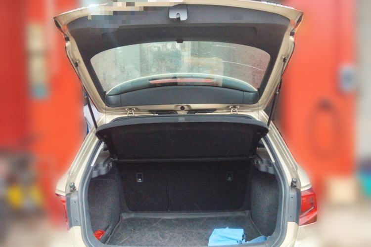 Used Volkswagen C-TREK 2018 1.5L Automatic Luxury Edition Trunk