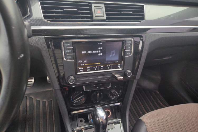 Used Volkswagen C-TREK 2018 230TSI DSG Comfort Model Audio And AC Panel