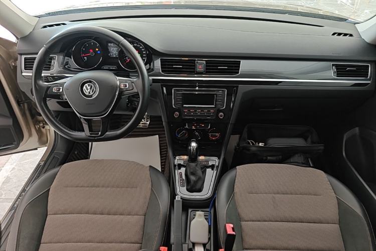 Used Volkswagen C-TREK 2018 230TSI DSG Comfort Model Center Console