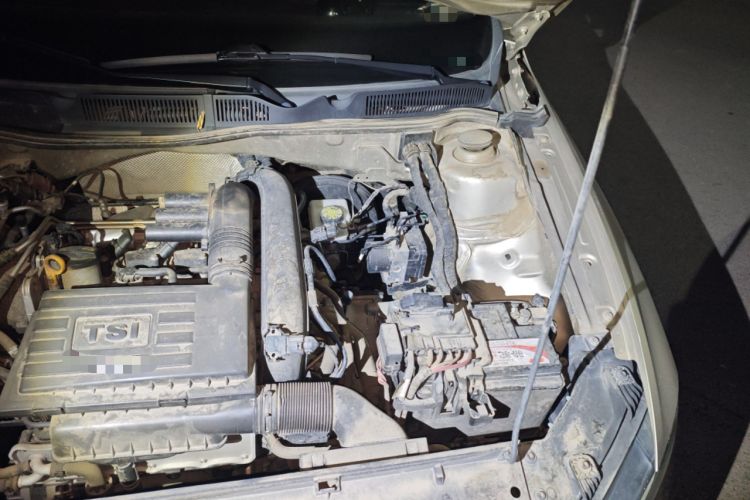 Used Volkswagen C-TREK 2018 230TSI DSG Comfort Model Engine Bay Left