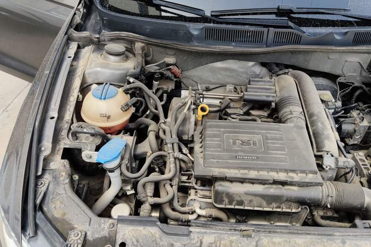 Used Volkswagen C-TREK 2018 230TSI DSG Comfort Model Engine Bay Right