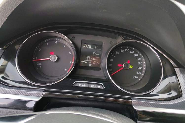 Used Volkswagen C-TREK 2018 230TSI DSG Comfort Model Instrument Cluster