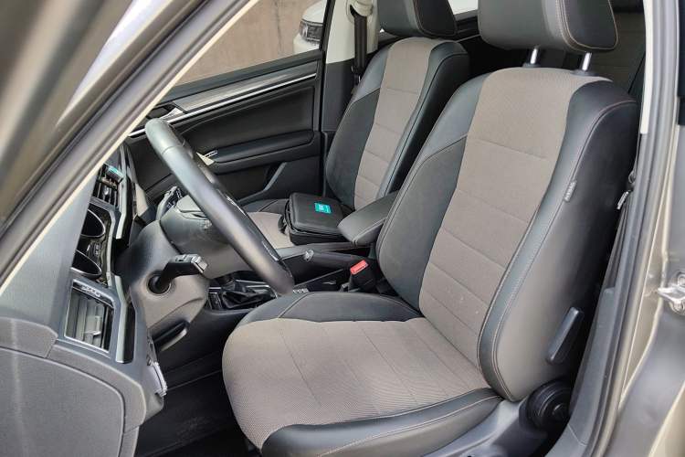 Used Volkswagen C-TREK 2018 230TSI DSG Comfort Model Left Front Seat