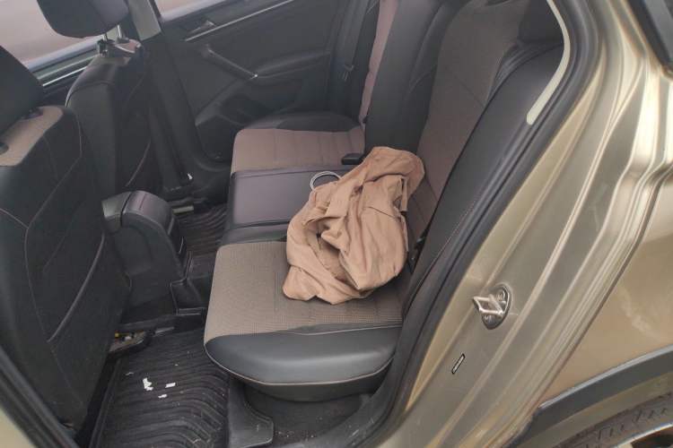 Used Volkswagen C-TREK 2018 230TSI DSG Comfort Model Left Rear Seat