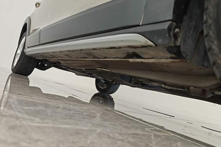 Used Volkswagen C-TREK 2018 230TSI DSG Comfort Model Right Side Sill