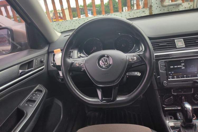 Used Volkswagen C-TREK 2018 230TSI DSG Comfort Model Steering Wheel