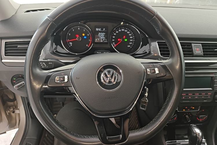Used Volkswagen C-TREK 2018 230TSI DSG Comfort Model Steering Wheel