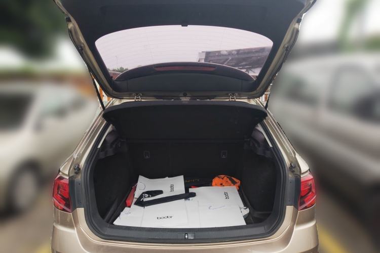 Used Volkswagen C-TREK 2018 230TSI DSG Comfort Model Trunk