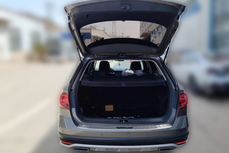 Used Volkswagen C-TREK 2018 230TSI DSG Comfort Model Trunk