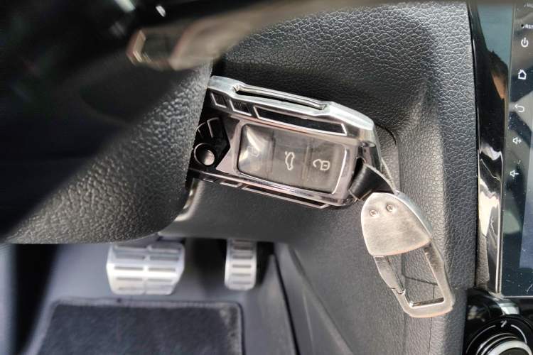 Used Volkswagen C-TREK 2018 230TSI DSG Comfort Model Vehicle Key