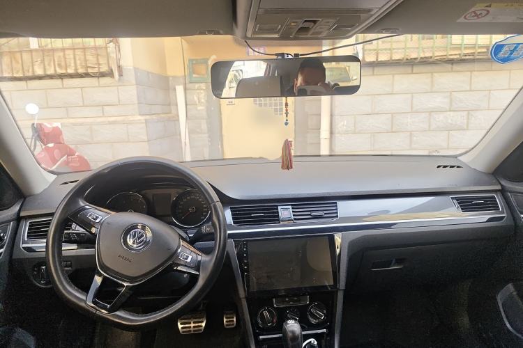 Used Volkswagen C-TREK 2018 230TSI DSG Comfort Model Center Console