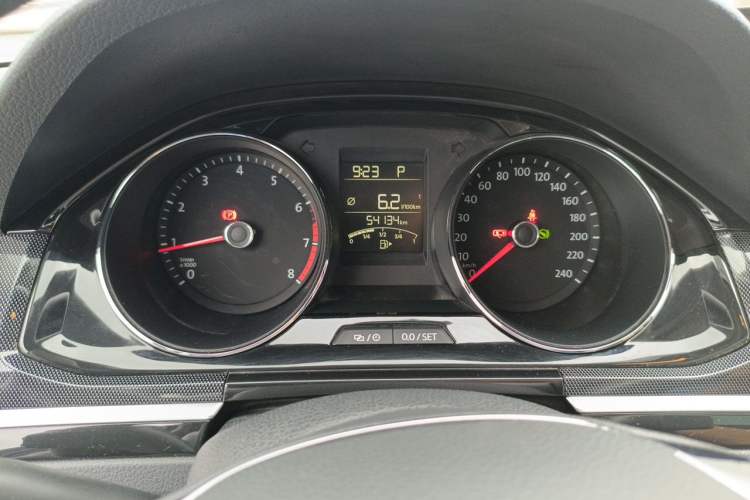 Used Volkswagen C-TREK 2018 1.5L Automatic Luxury Edition Instrument Cluster
