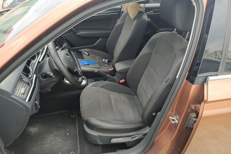 Used Volkswagen C-TREK 2018 1.5L Automatic Luxury Edition Left Front Seat