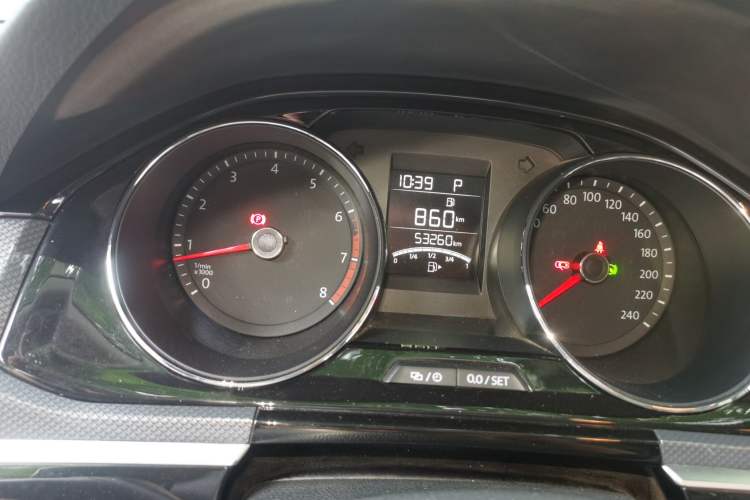 Used Volkswagen C-TREK 2018 230TSI DSG Comfort Model Odometer Close Up