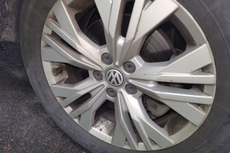 Used Volkswagen C-TREK 2018 230TSI DSG Comfort Model Right Front Wheel Hub