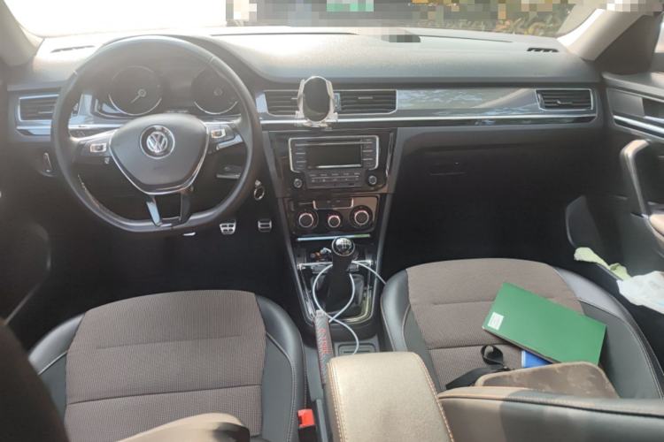 Used Volkswagen C-TREK 2018 1.5L Manual Comfort Model Center Console
