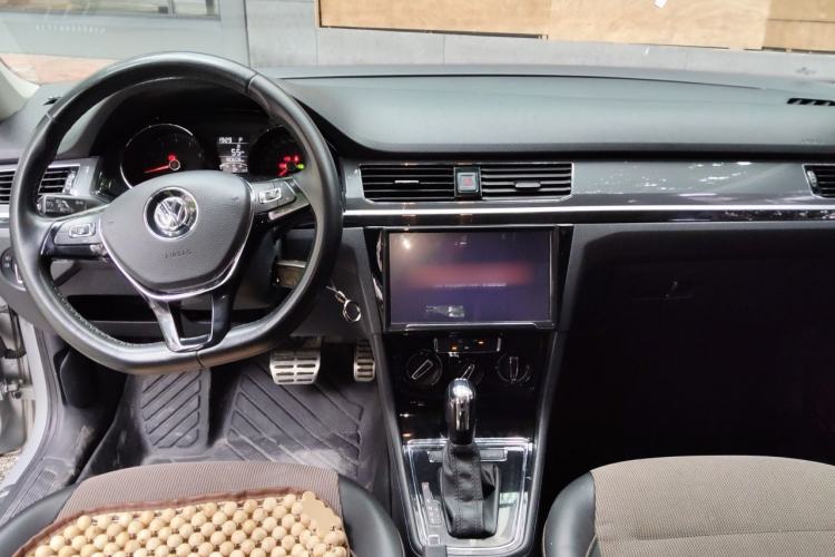 Used Volkswagen C-TREK 2018 230TSI DSG Comfort Model Center Console