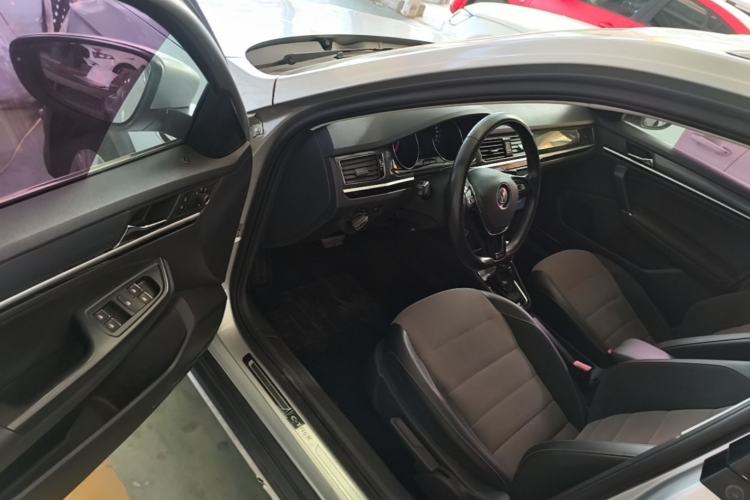 Used Volkswagen C-TREK 2018 1.5L Automatic Comfort Model Driver Seat