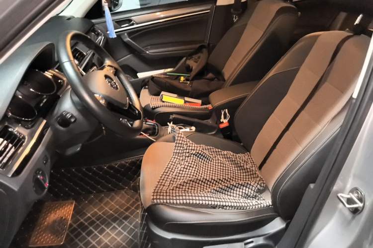 Used Volkswagen C-TREK 2018 1.5L Automatic Comfort Model Left Front Seat