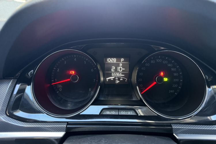 Used Volkswagen C-TREK 2018 1.5L Automatic Comfort Model Odometer Close Up