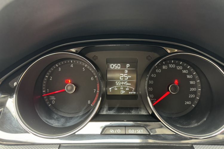 Used Volkswagen C-TREK 2018 1.5L Automatic Comfort Model Odometer Close Up