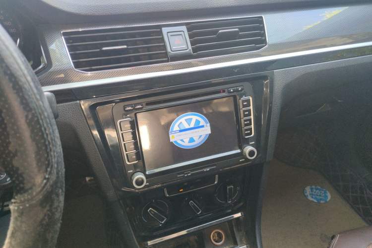 Used Volkswagen C-TREK 2018 1.5L Manual Comfort Model Audio And AC Panel