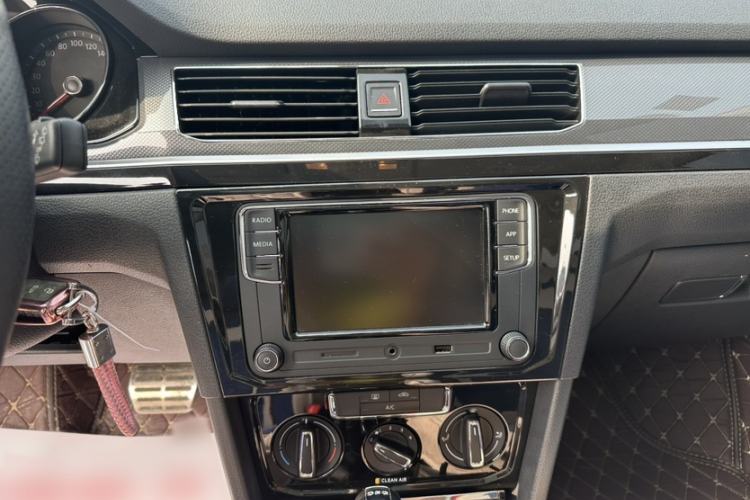 Used Volkswagen C-TREK 2018 230TSI DSG Comfort Model Audio And AC Panel