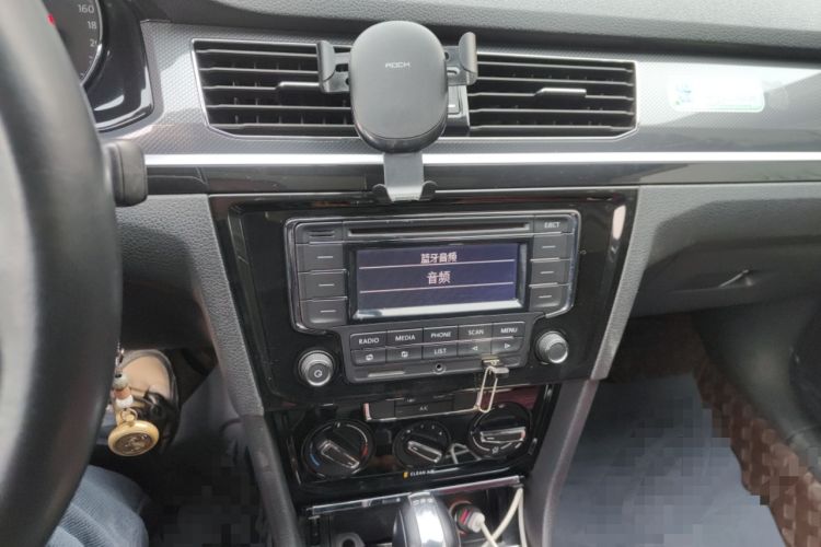 Used Volkswagen C-TREK 2018 230TSI DSG Comfort Model Audio And AC Panel