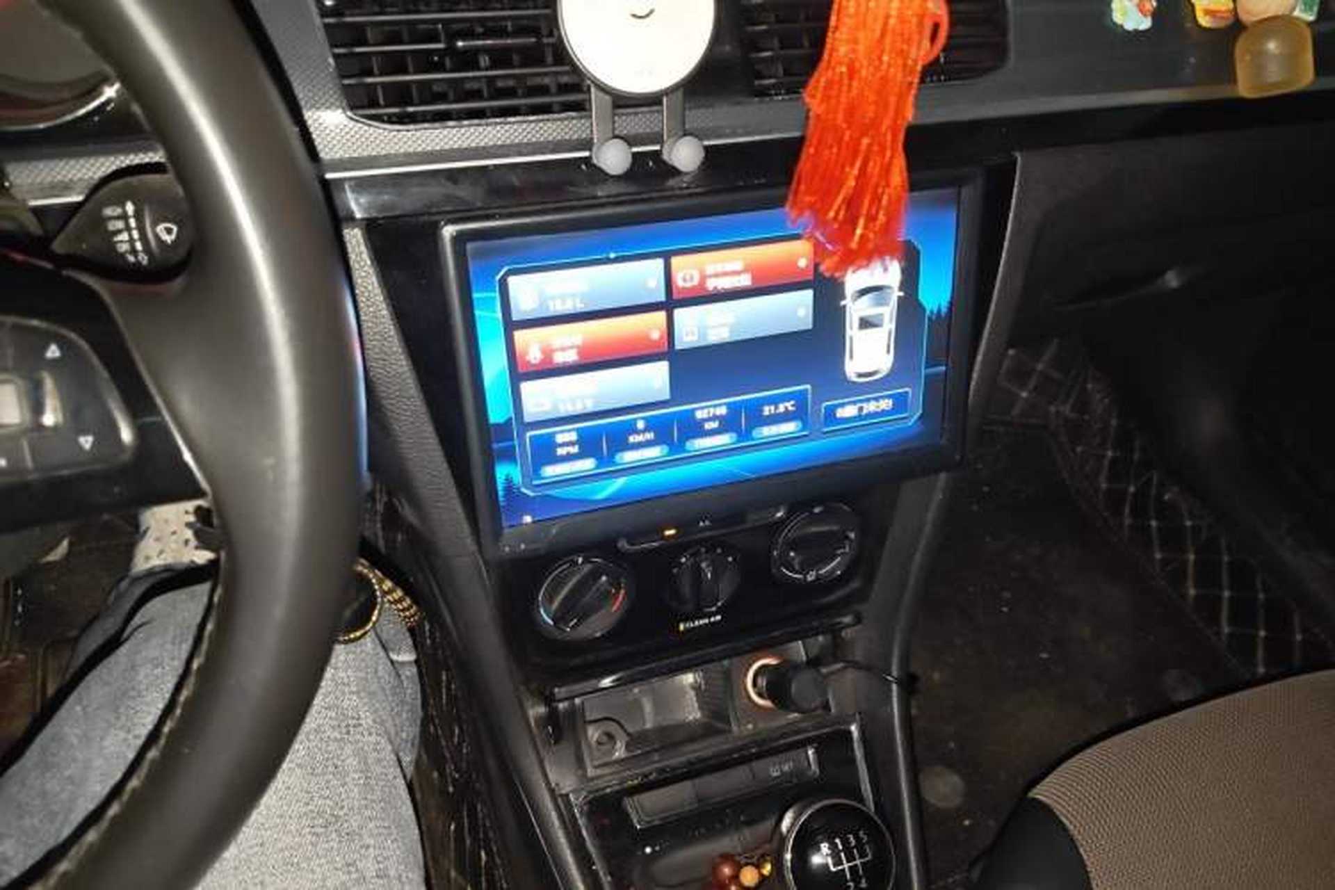 Used Volkswagen C-TREK 2018 1.5L Manual Comfort Model Audio And AC Panel