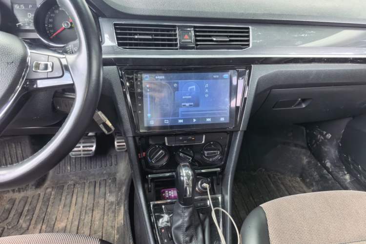 Used Volkswagen C-TREK 2018 230TSI DSG Comfort Model Audio And AC Panel