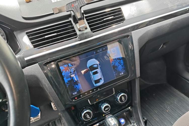 Used Volkswagen C-TREK 2018 230TSI DSG Comfort Model Audio And AC Panel