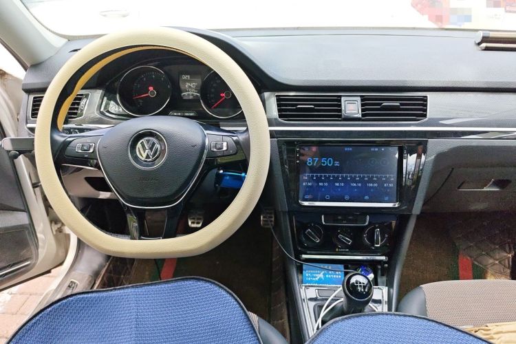 Used Volkswagen C-TREK 2018 1.5L Manual Comfort Model Audio And AC Panel