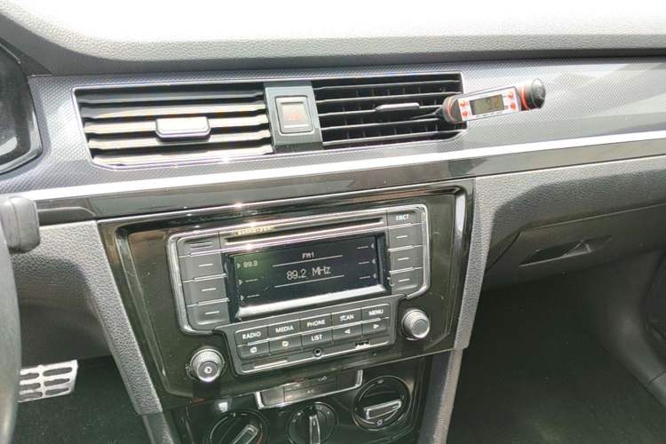 Used Volkswagen C-TREK 2018 230TSI DSG Comfort Model Audio And AC Panel