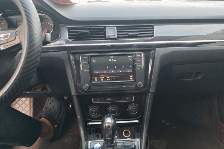 Used Volkswagen C-TREK 2018 230TSI DSG Luxury Version Audio And AC Panel