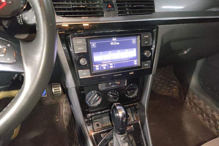 Used Volkswagen C-TREK 2018 230TSI DSG Comfort Model Audio And AC Panel
