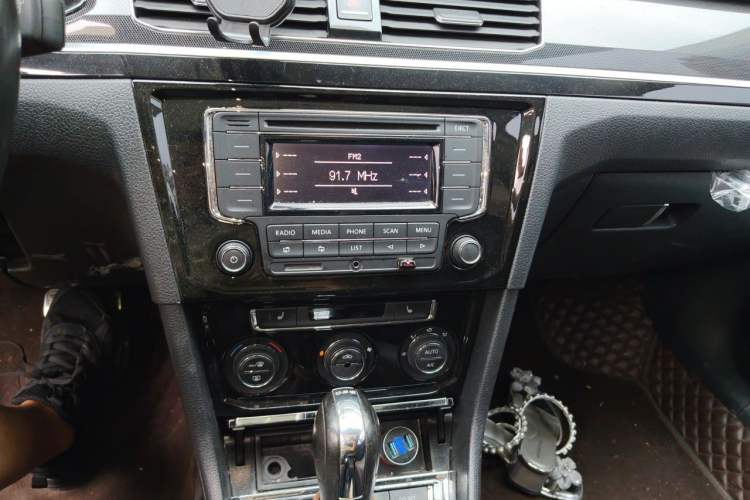 Used Volkswagen C-TREK 2018 230TSI DSG Luxury Version Audio And AC Panel