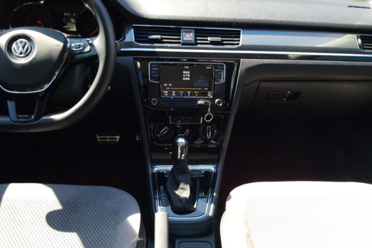 Used Volkswagen C-TREK 2018 230TSI DSG Comfort Model Audio And AC Panel