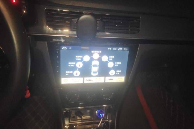Used Volkswagen C-TREK 2018 230TSI Manual Comfort Version Audio And AC Panel