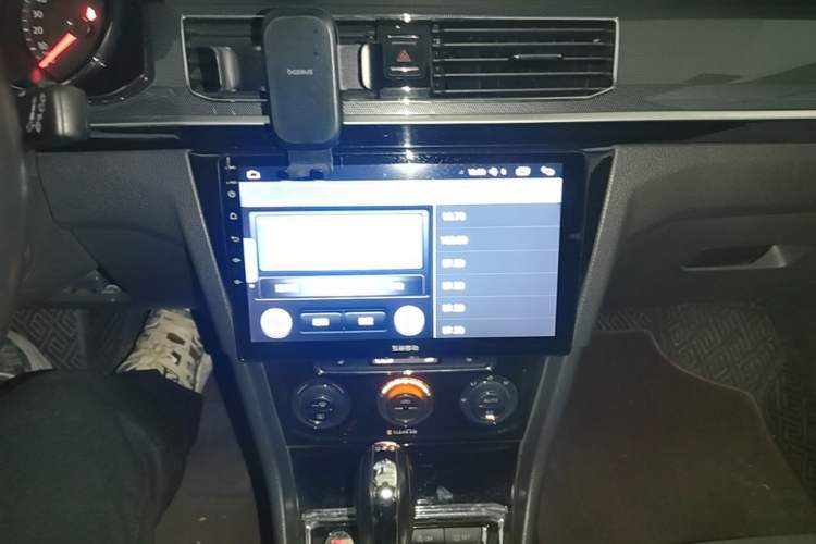 Used Volkswagen C-TREK 2018 230TSI DSG Luxury Version Audio And AC Panel