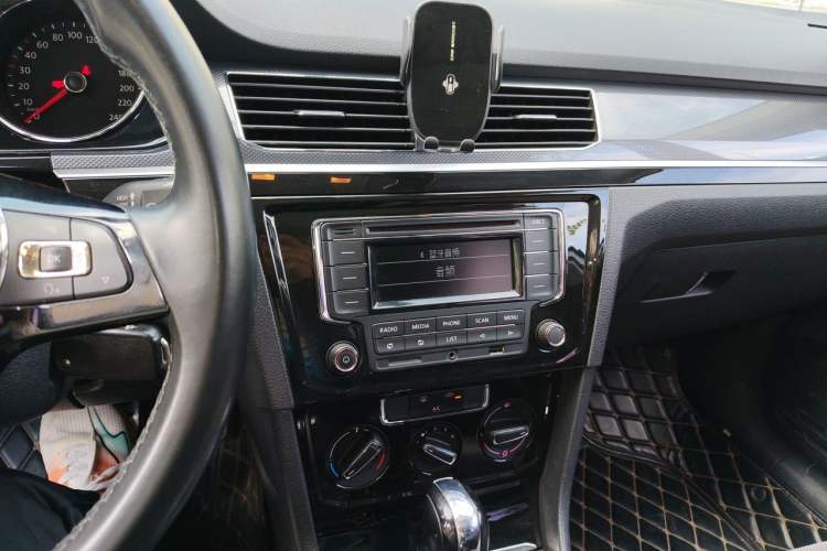 Used Volkswagen C-TREK 2018 1.5L Automatic Comfort Model Audio And AC Panel