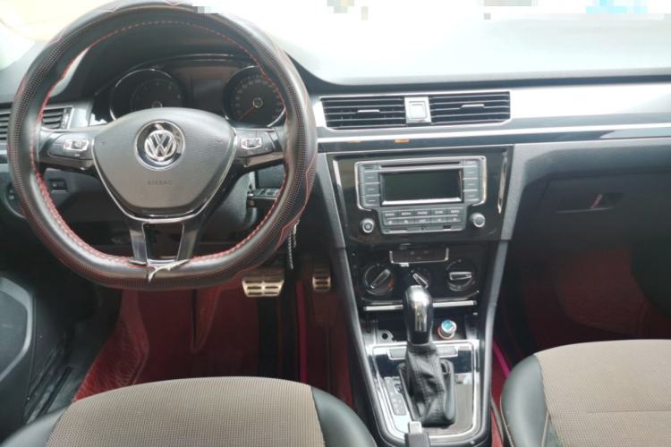 Used Volkswagen C-TREK 2018 230TSI DSG Comfort Model Center Console