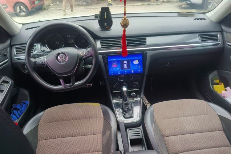Used Volkswagen C-TREK 2018 230TSI DSG Comfort Model Center Console