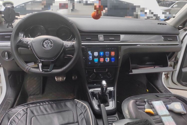 Used Volkswagen C-TREK 2018 230TSI DSG Comfort Model Center Console