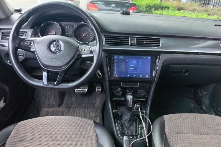 Used Volkswagen C-TREK 2018 230TSI DSG Comfort Model Center Console