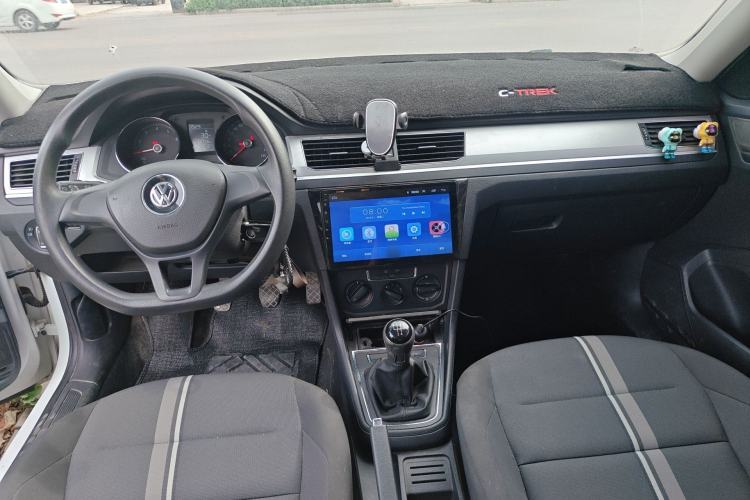 Used Volkswagen C-TREK 2018 1.5L Manual Fashion Model Center Console