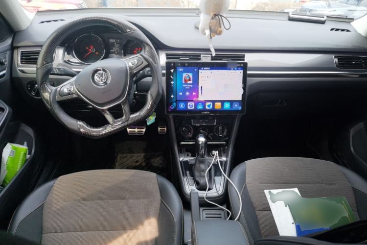 Used Volkswagen C-TREK 2018 230TSI DSG Comfort Model Center Console
