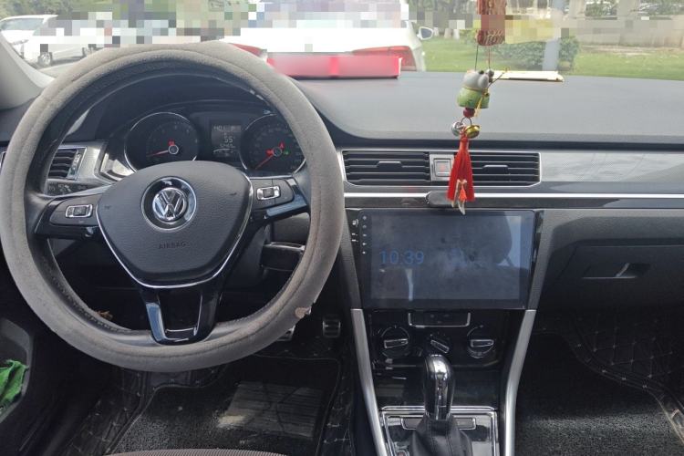 Used Volkswagen C-TREK 2018 230TSI DSG Comfort Model Center Console