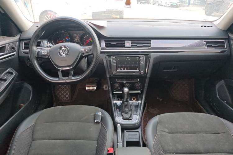Used Volkswagen C-TREK 2018 230TSI DSG Luxury Version Center Console